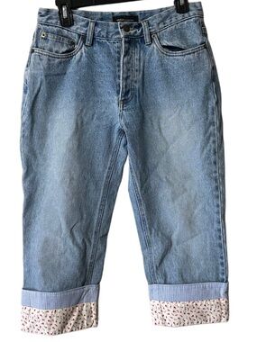 Moda International Light Wash Denim Capri Jeans with Grandmacore Patterned Hem